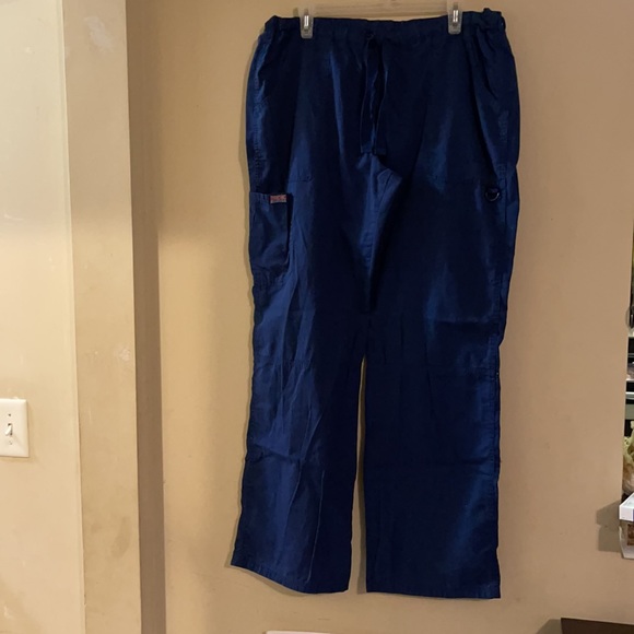 Authentic Cherokee 2pc scrub set - Picture 3 of 8